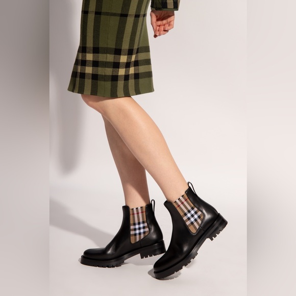 Burberry Boots Chelsea Womens Leather W/Check Size EUR 39.5  $970 - Picture 1 of 15